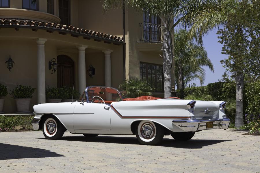  Oldsmobile 88 Convertible Coupe 1957 года  (фото 32 из 33)